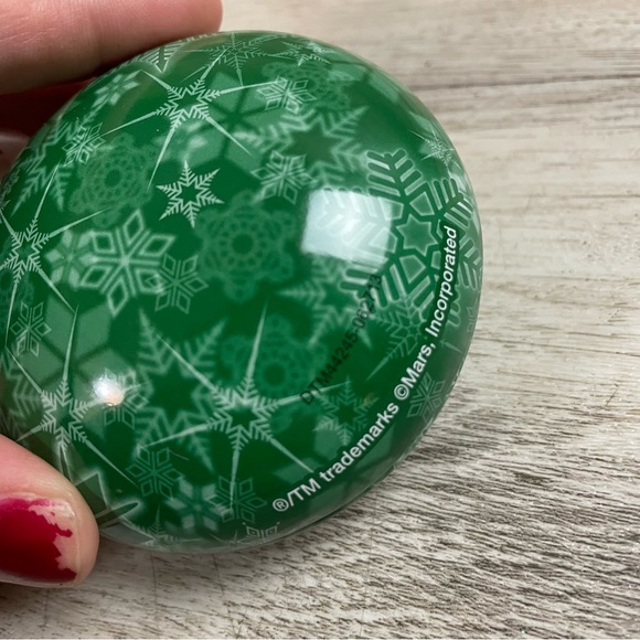 M&M Christmas Ornaments Green And Red Round Metal 3” - Picture 3 of 4